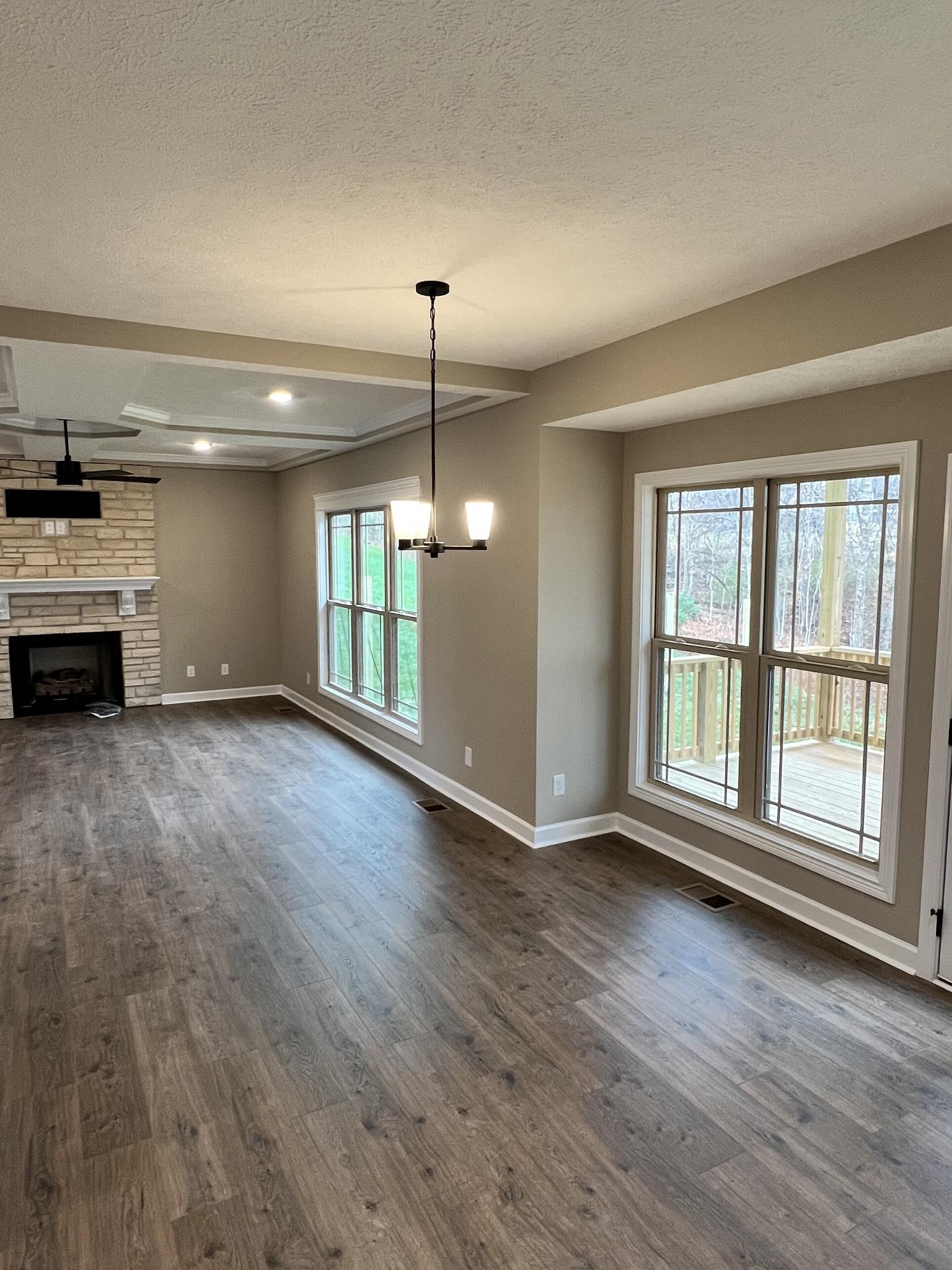 Glenstone Springs Dr, Clarksville, TN 37043