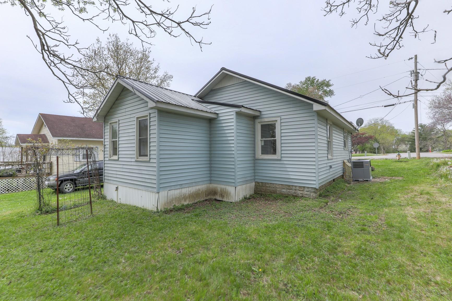 Walker St, Manchester, TN 37355