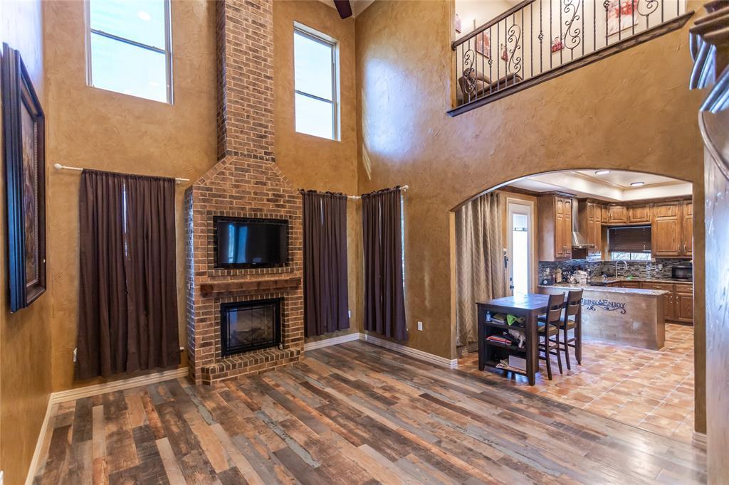 Holly Rd, Alvarado, TX 76009