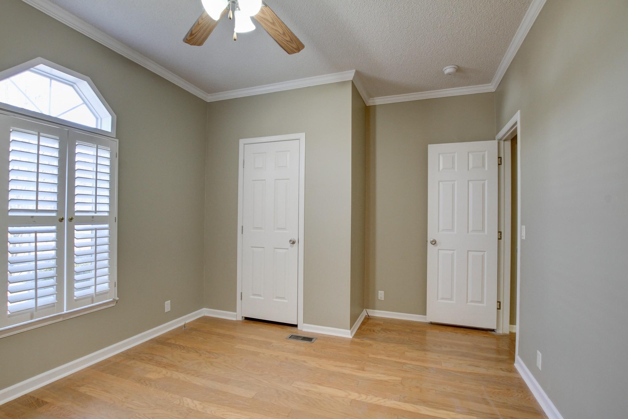 Lone Oak Rd, Paris, TN 38242