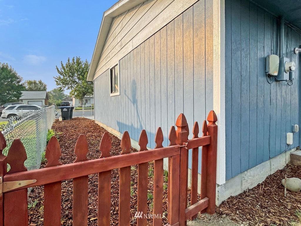 W Spruce St, Moses Lake, WA 98837