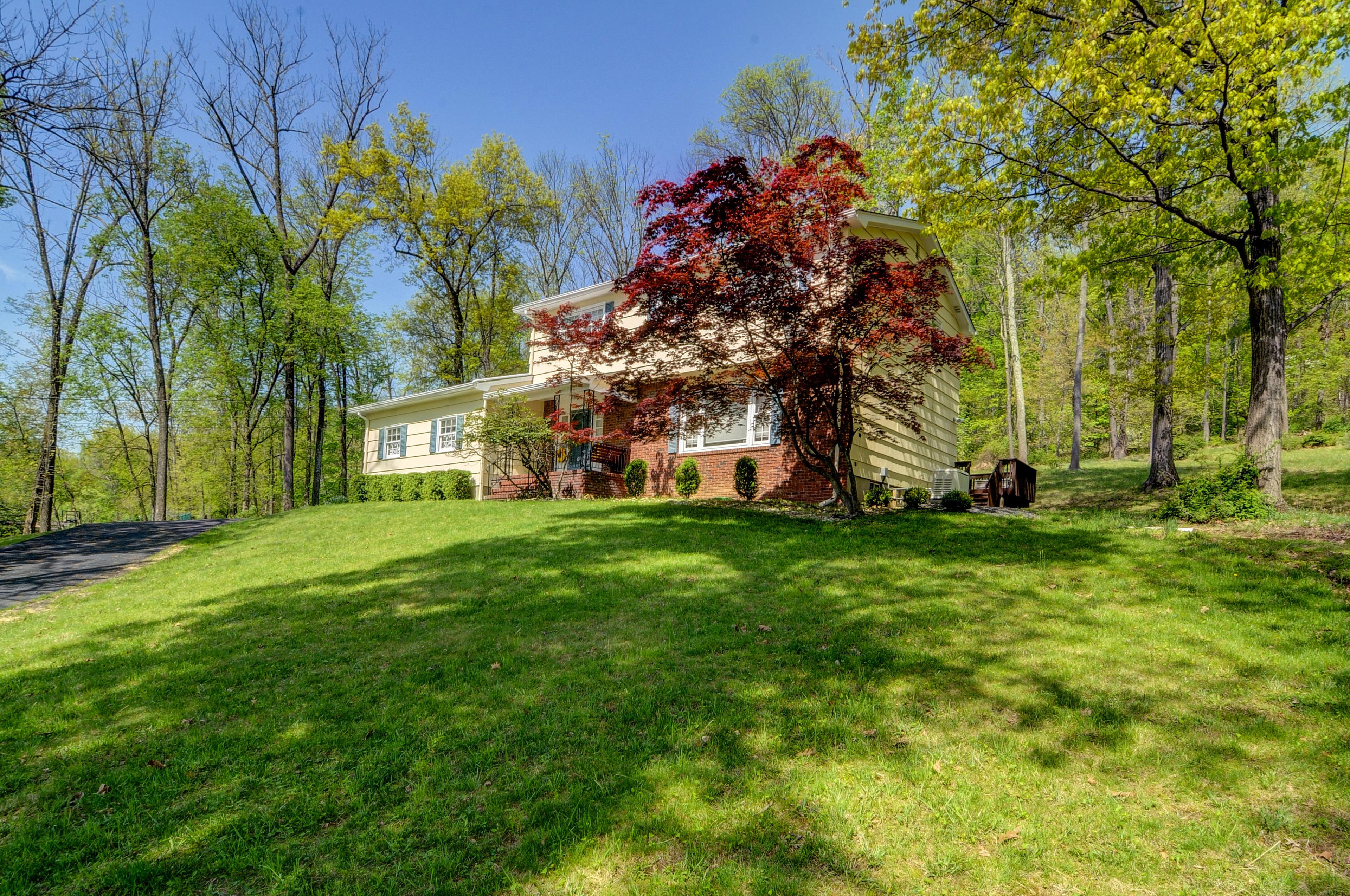 Forest Ln, Green Brook, NJ 08812