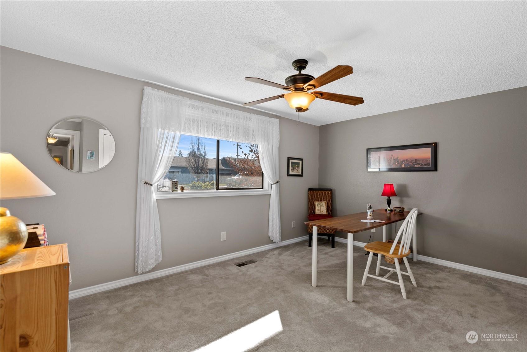 Wedgewood Ave, Wenatchee, WA 98801
