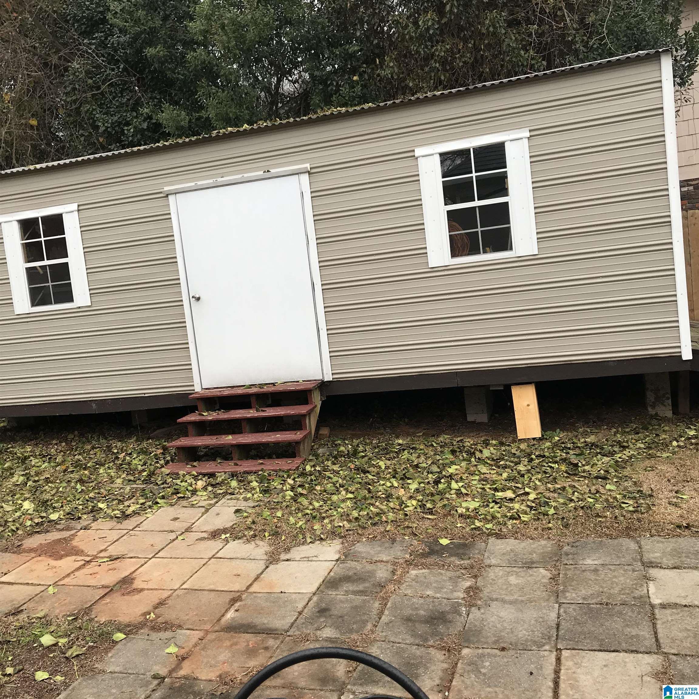 W Oak St, Oxford, AL 36203