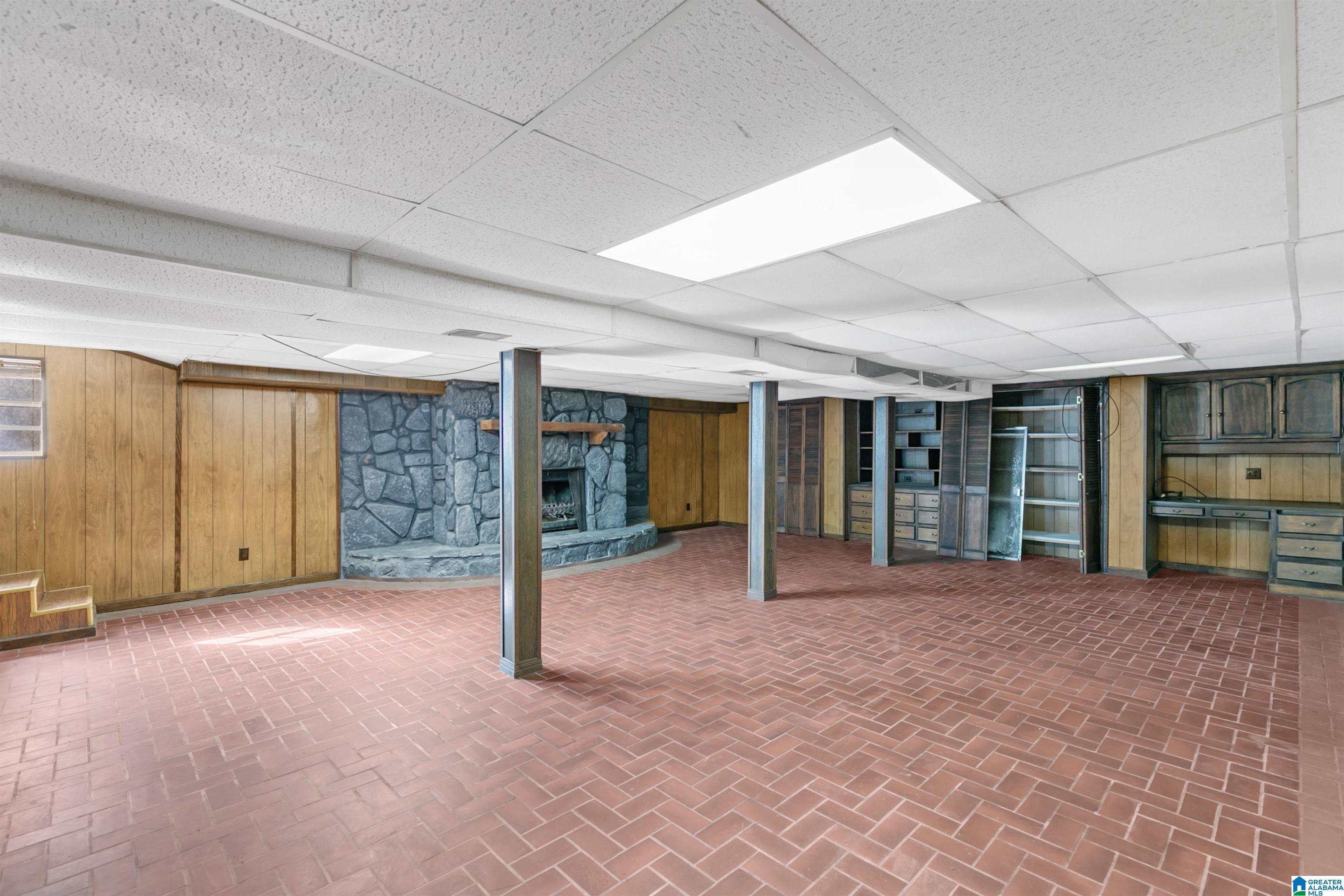 Tingle Dr, Adamsville, AL 35005