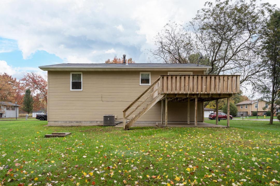 S Colonial Dr, Cortland, OH 44410