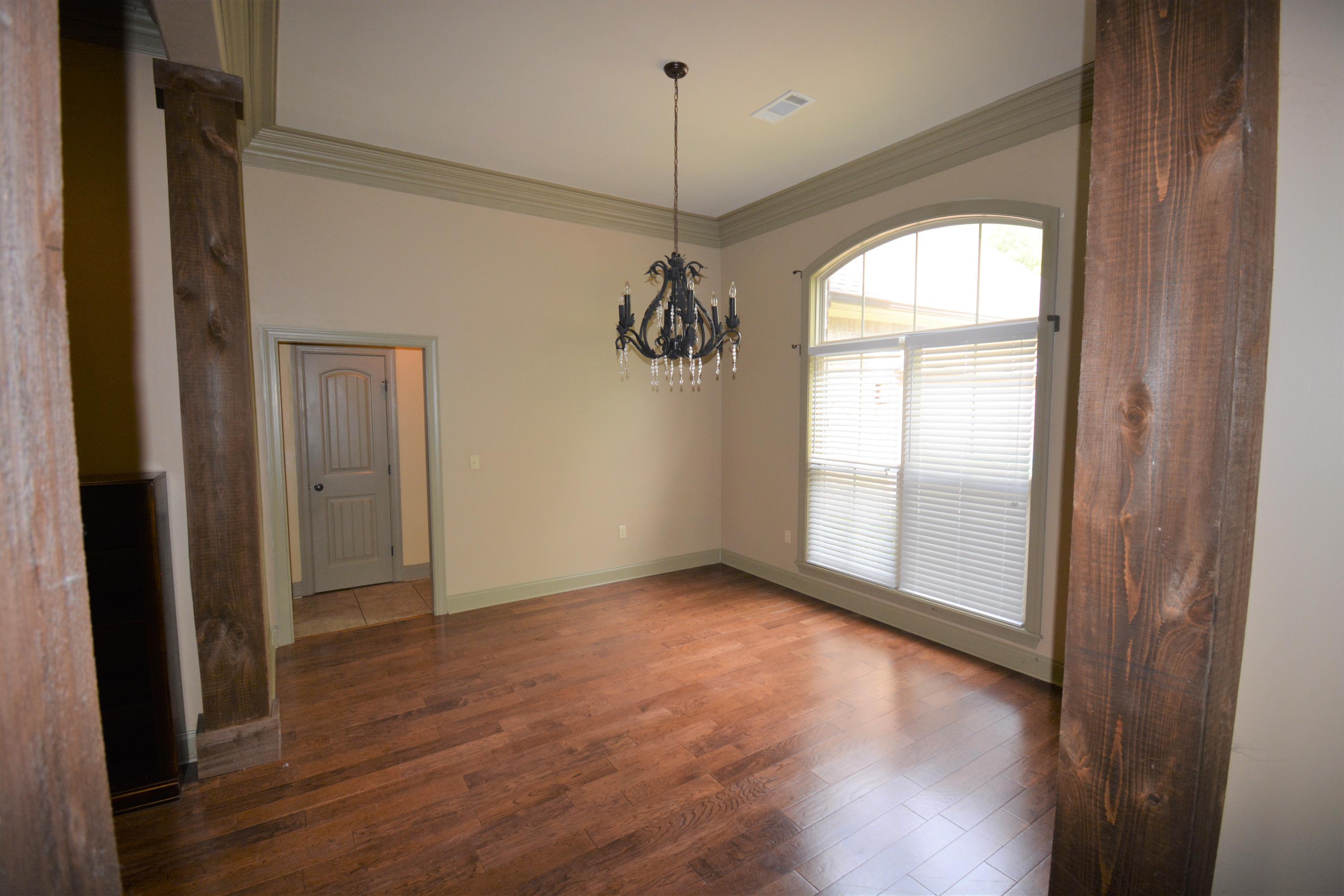 Whitechapel Ln, Belden, MS 38826
