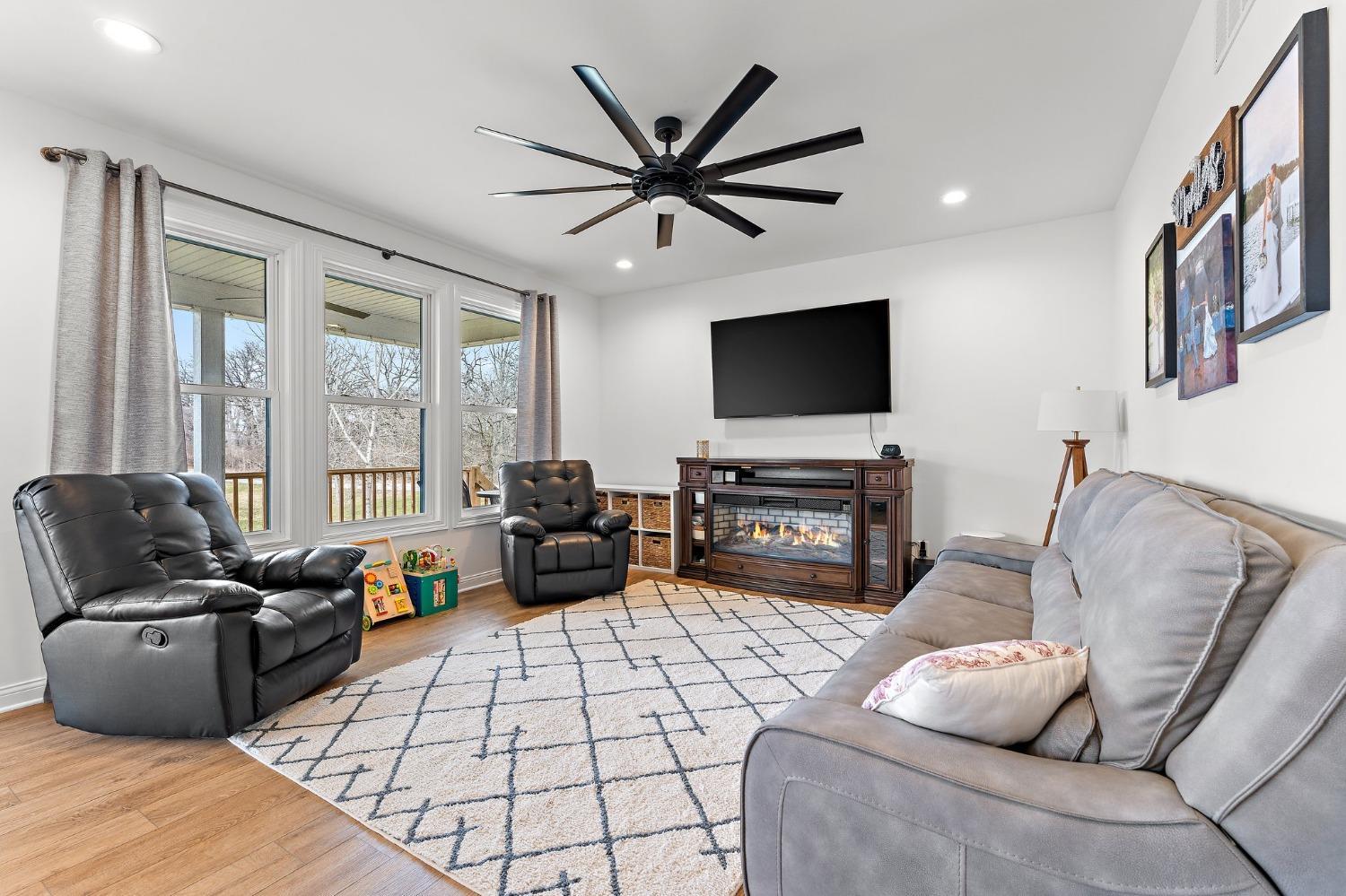 High Point Ct, Lowell, IN 46356
