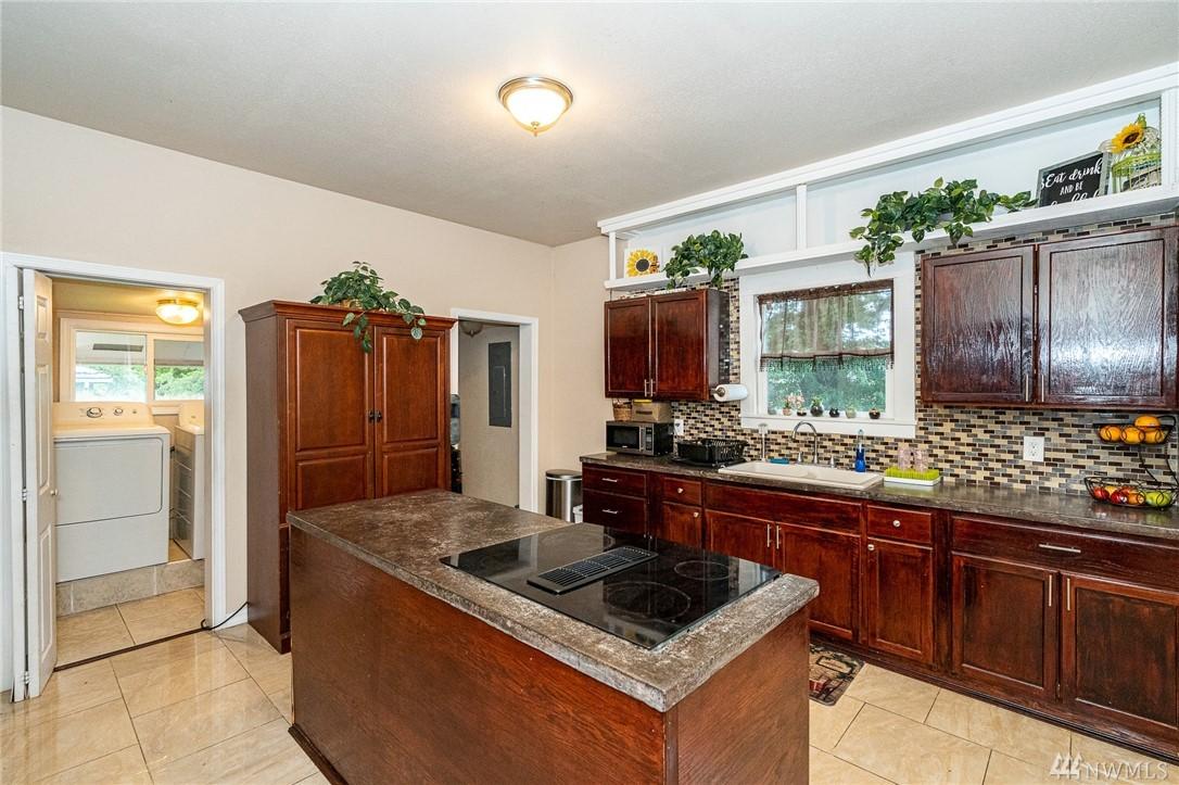 Woodland Ave, Centralia, WA 98531
