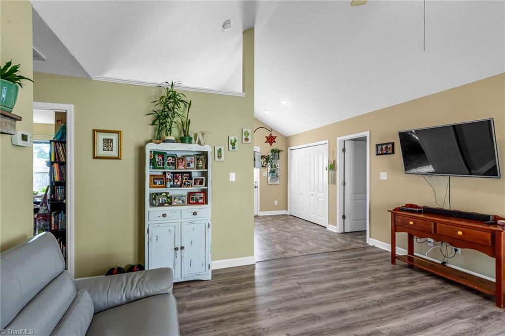 Johnny Knl, Winston Salem, NC 27107
