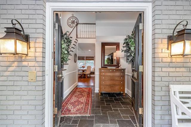 W 69th St, Mission Hills, KS 66208
