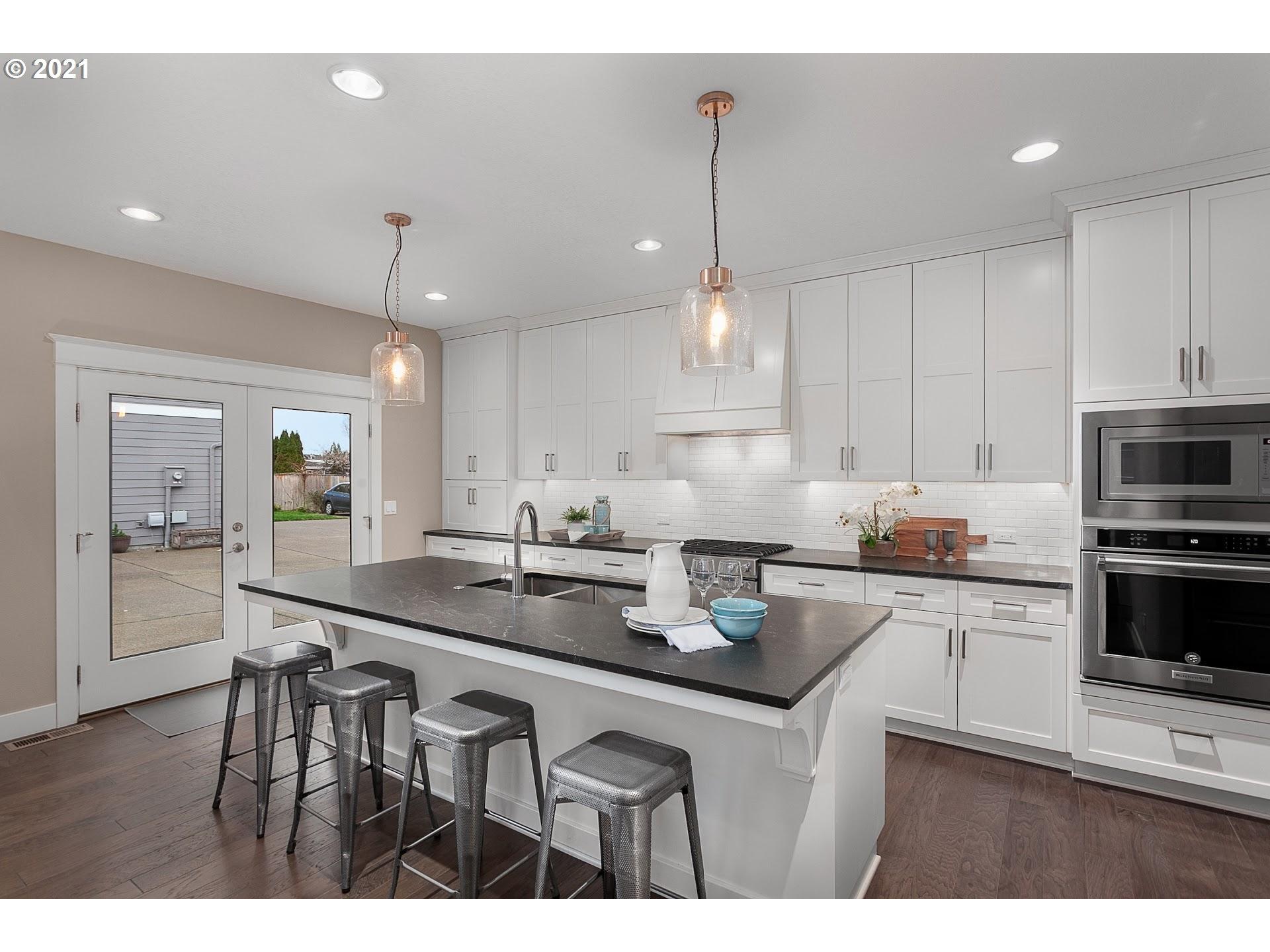 Se Jean Ln, Hillsboro, OR 97123