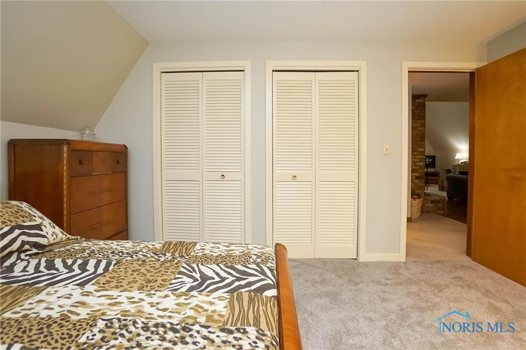 Fostoria Ave, Findlay, OH 45840