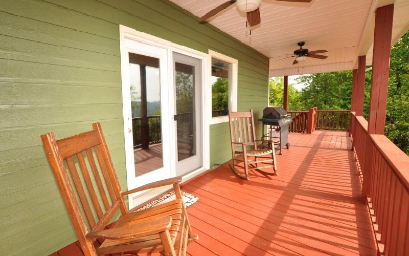 Finch Dr, Murphy, NC 28906