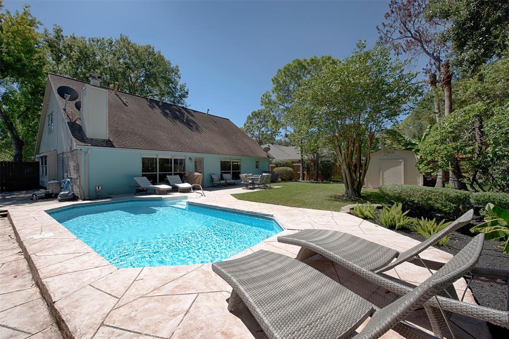 Cloverdale Dr, League City, TX 77573