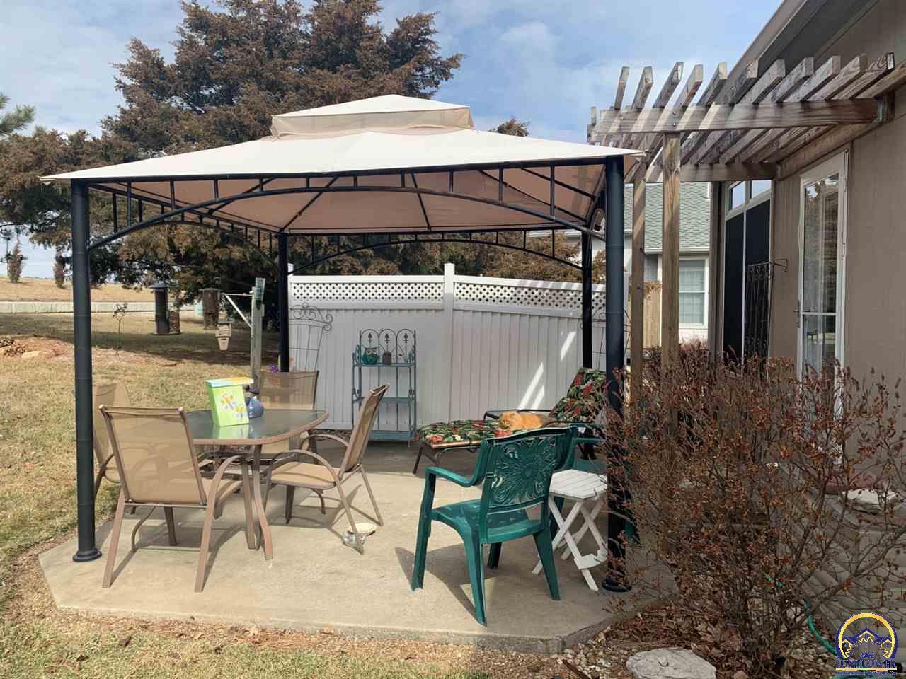 Sw Moundview Dr, Topeka, KS 66610