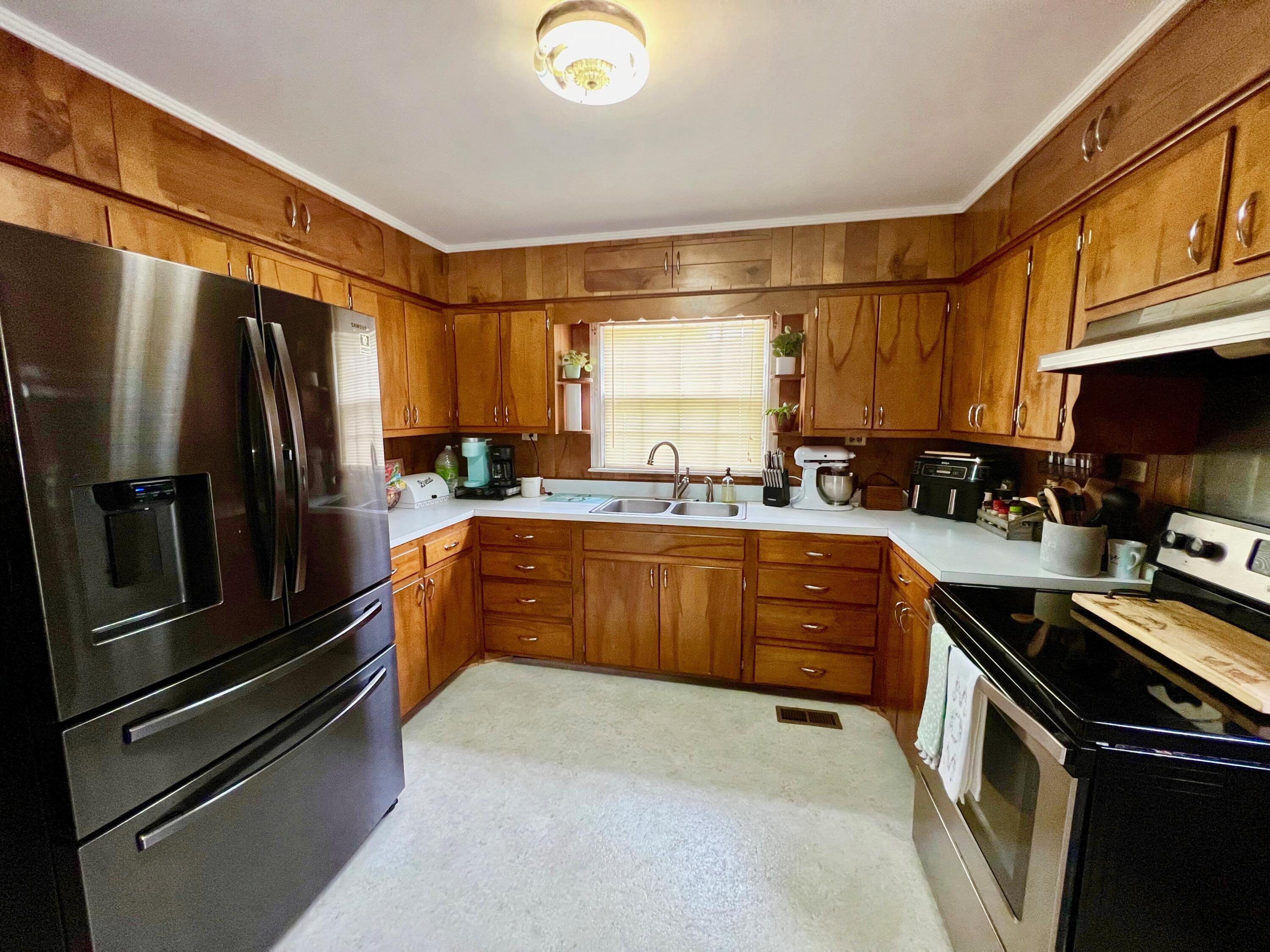 W Rhea Ave, Spring City, TN 37381