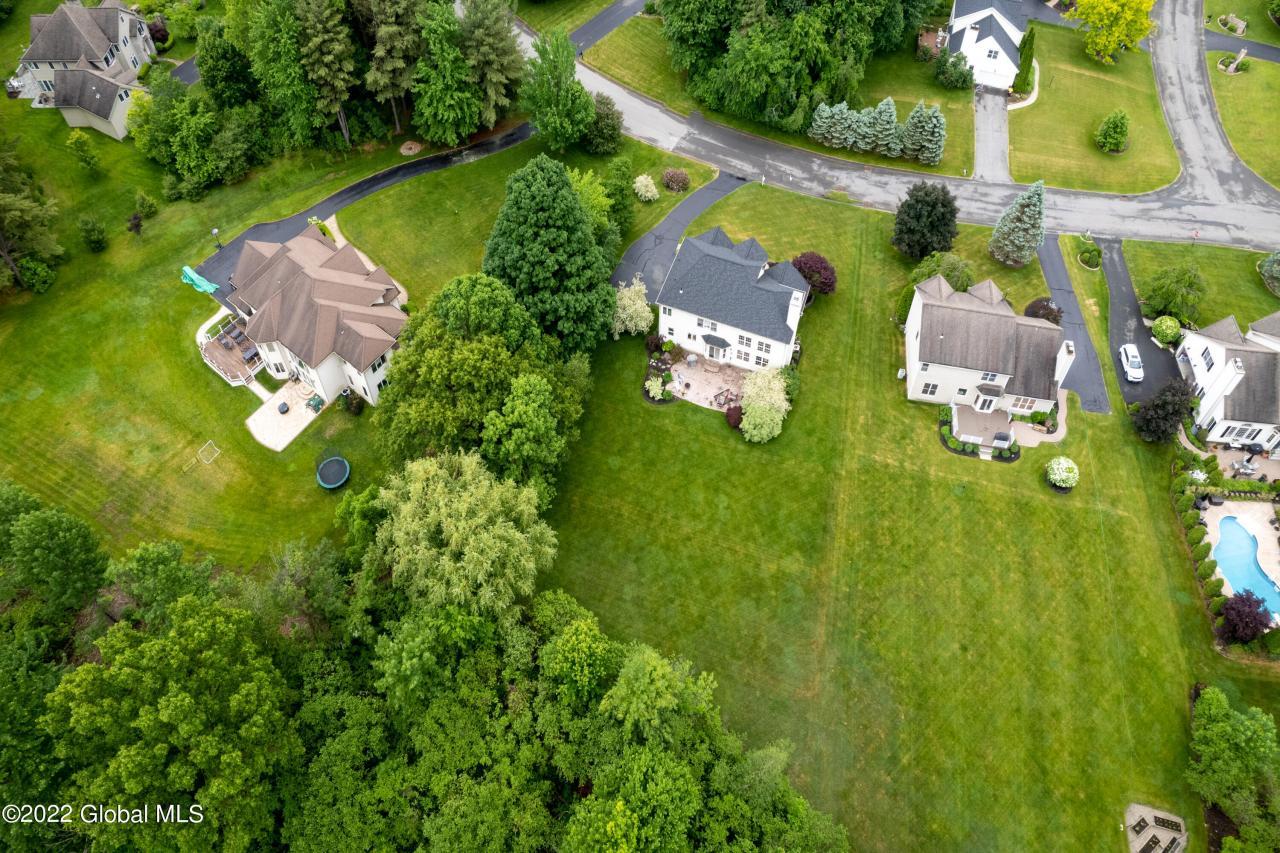Spice Mill Blvd, Halfmoon, NY 12065