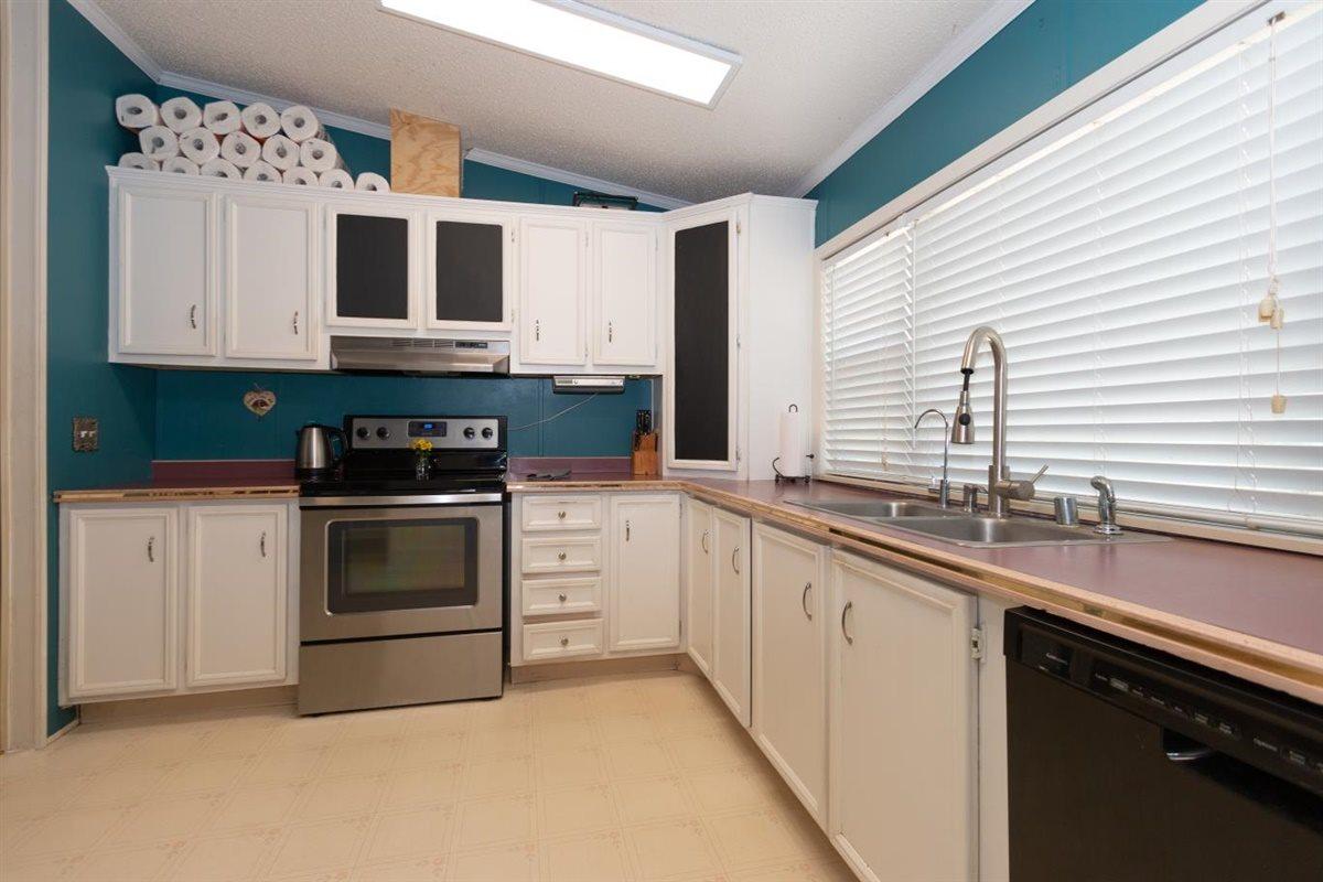 Terri Ln, Orange, TX 77632
