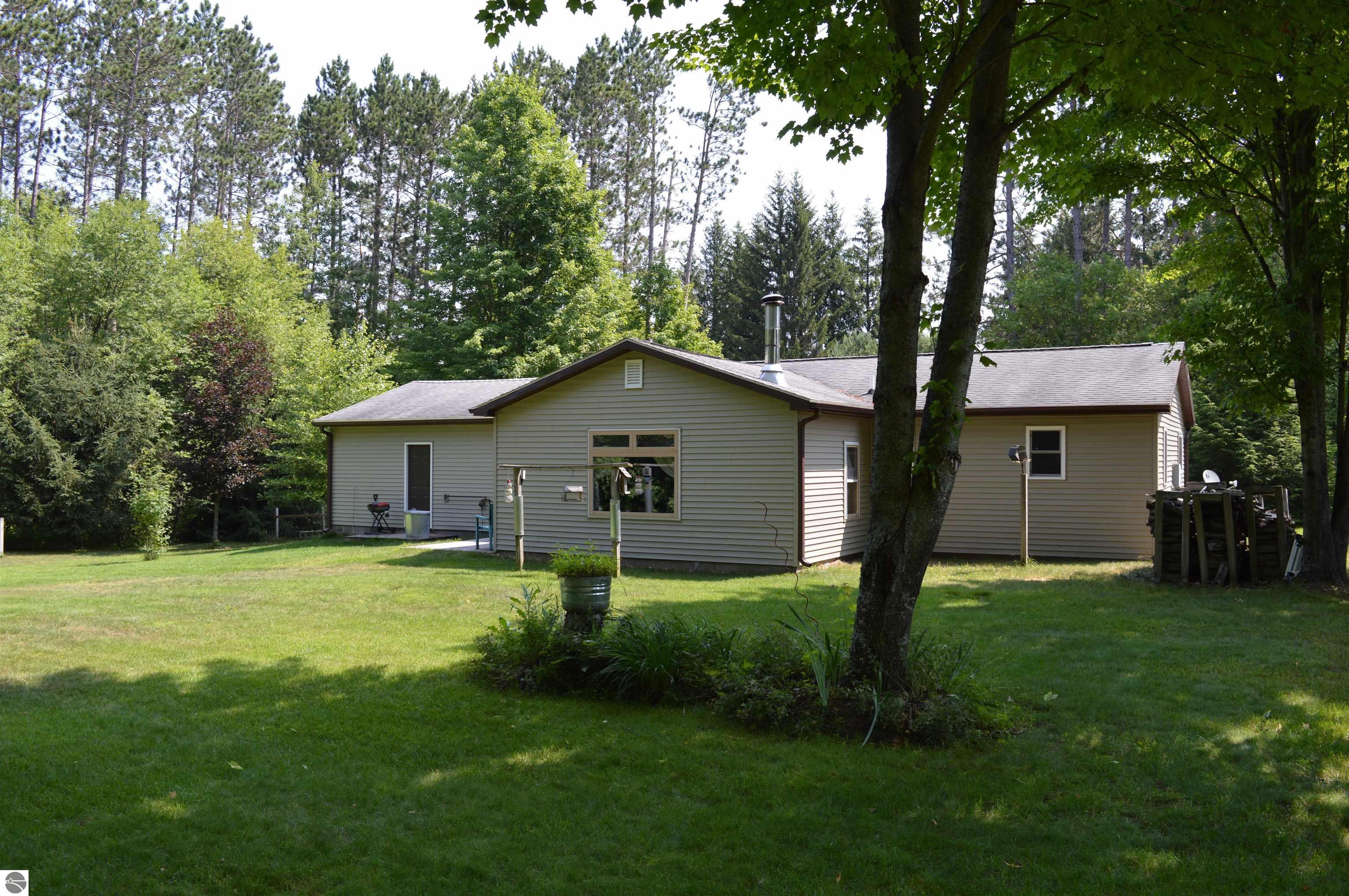 Golden Rd Se, Kalkaska, MI 49646