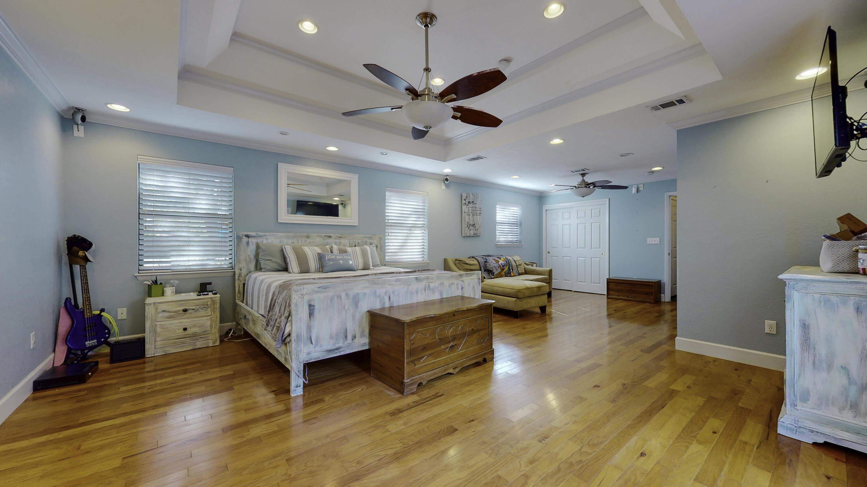 Palmetto Dr, Mary Esther, FL 32569