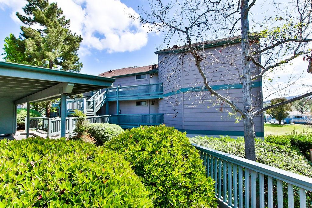 Elm Tree Ct, Spring Valley, CA 91978
