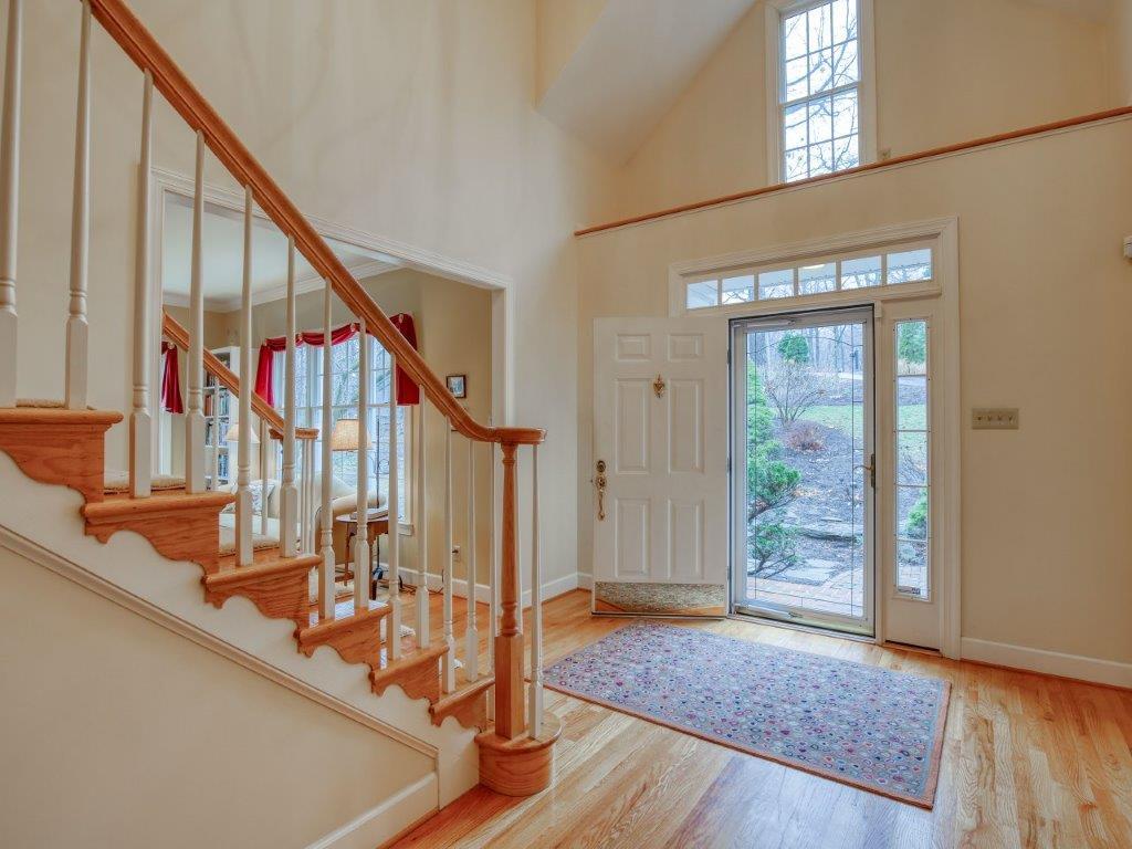 Julie Ct, Winchester, VA 22602