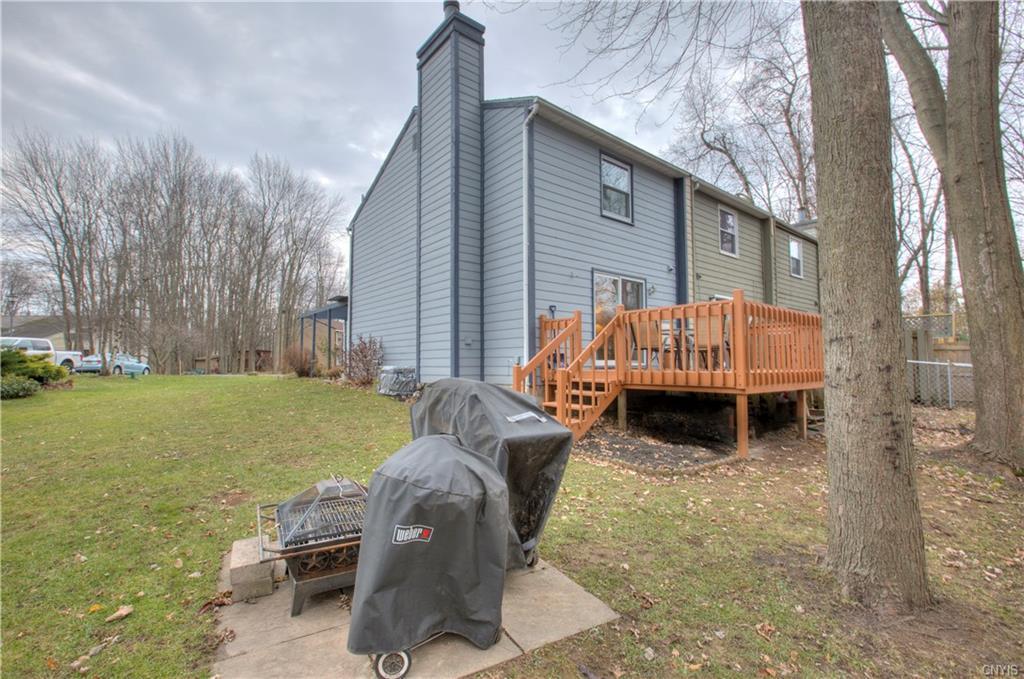 Softwind Cir, Baldwinsville, NY 13027