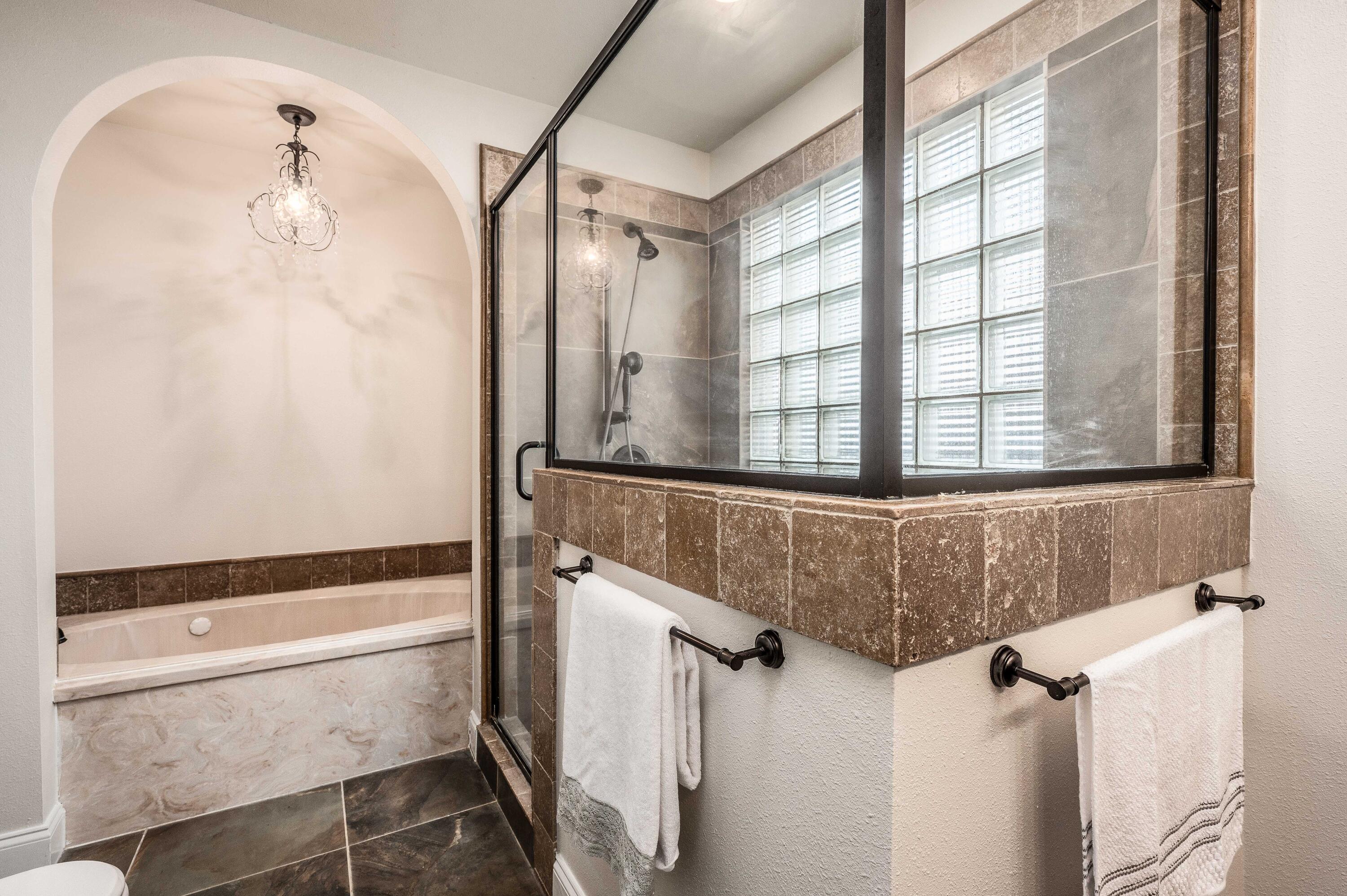 Lee Trevino Ct, Shalimar, FL 32579