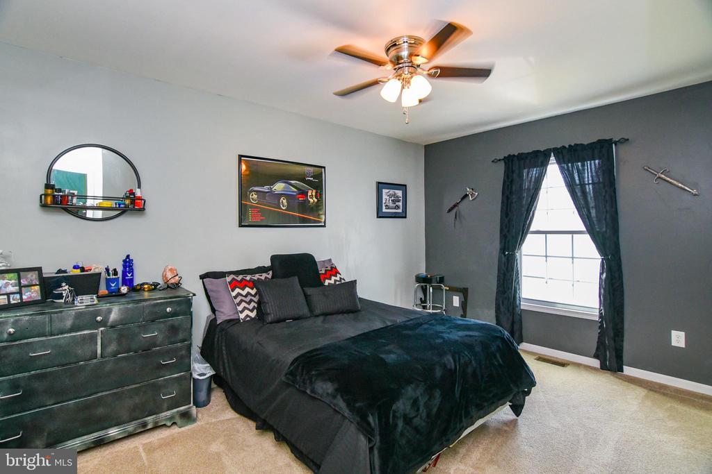 Hoyt St, Fredericksburg, VA 22405