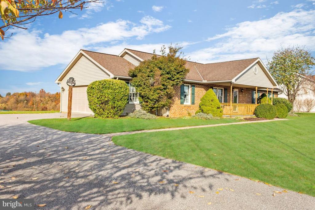 Wanda Dr, Hanover, PA 17331