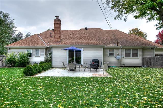 Ne Shady Lane Dr, Kansas City, MO 64119