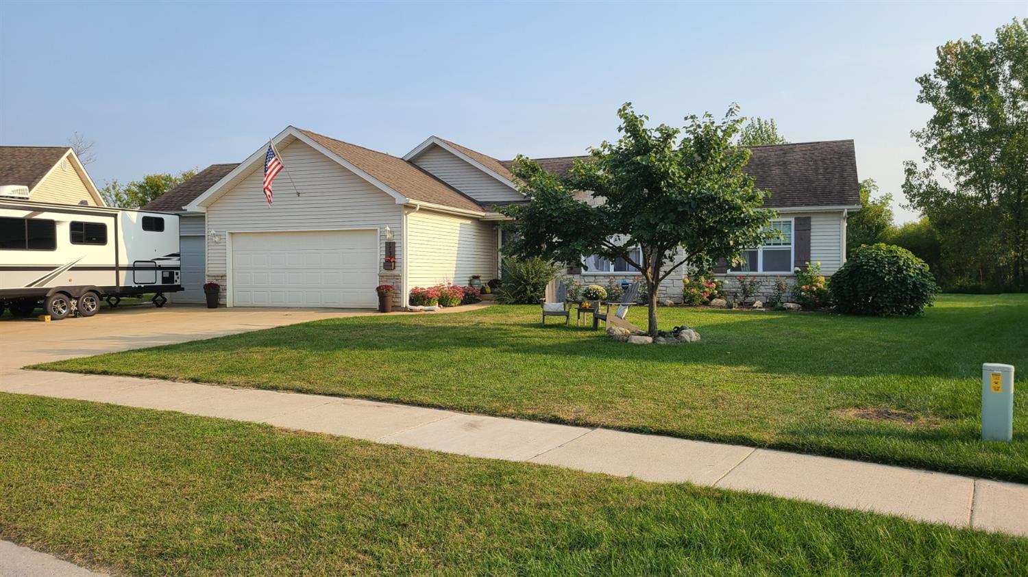 Elderberry Cir, Demotte, IN 46310