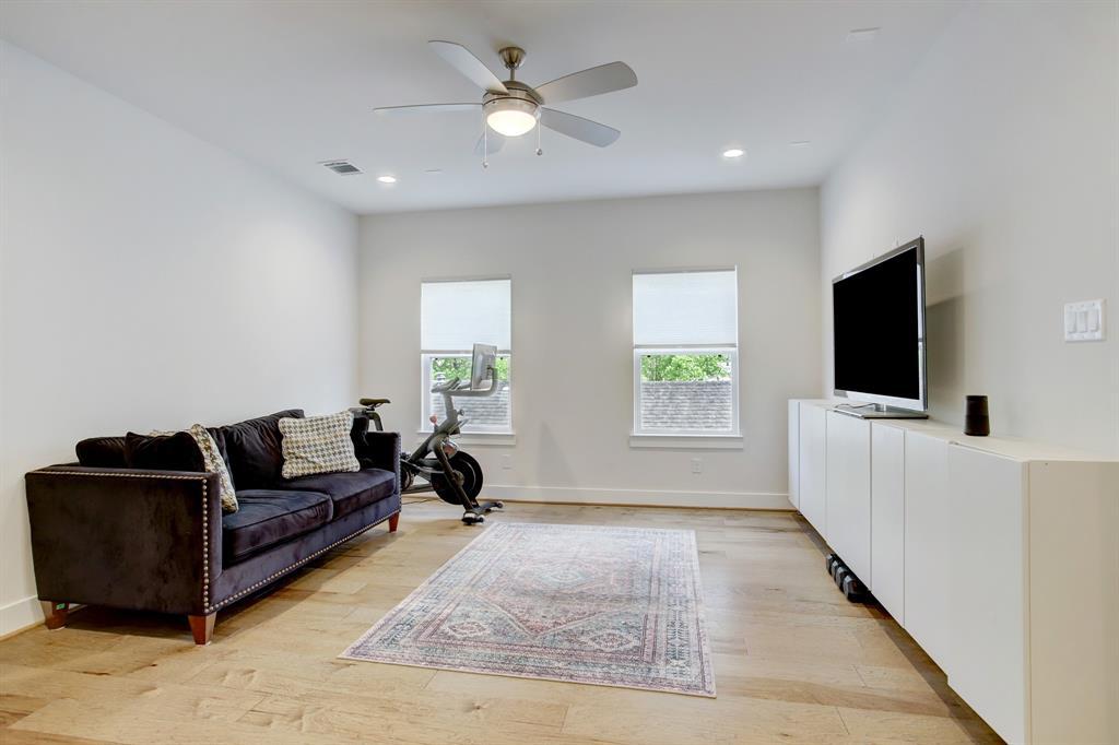 W 23rd St, Houston, TX 77008