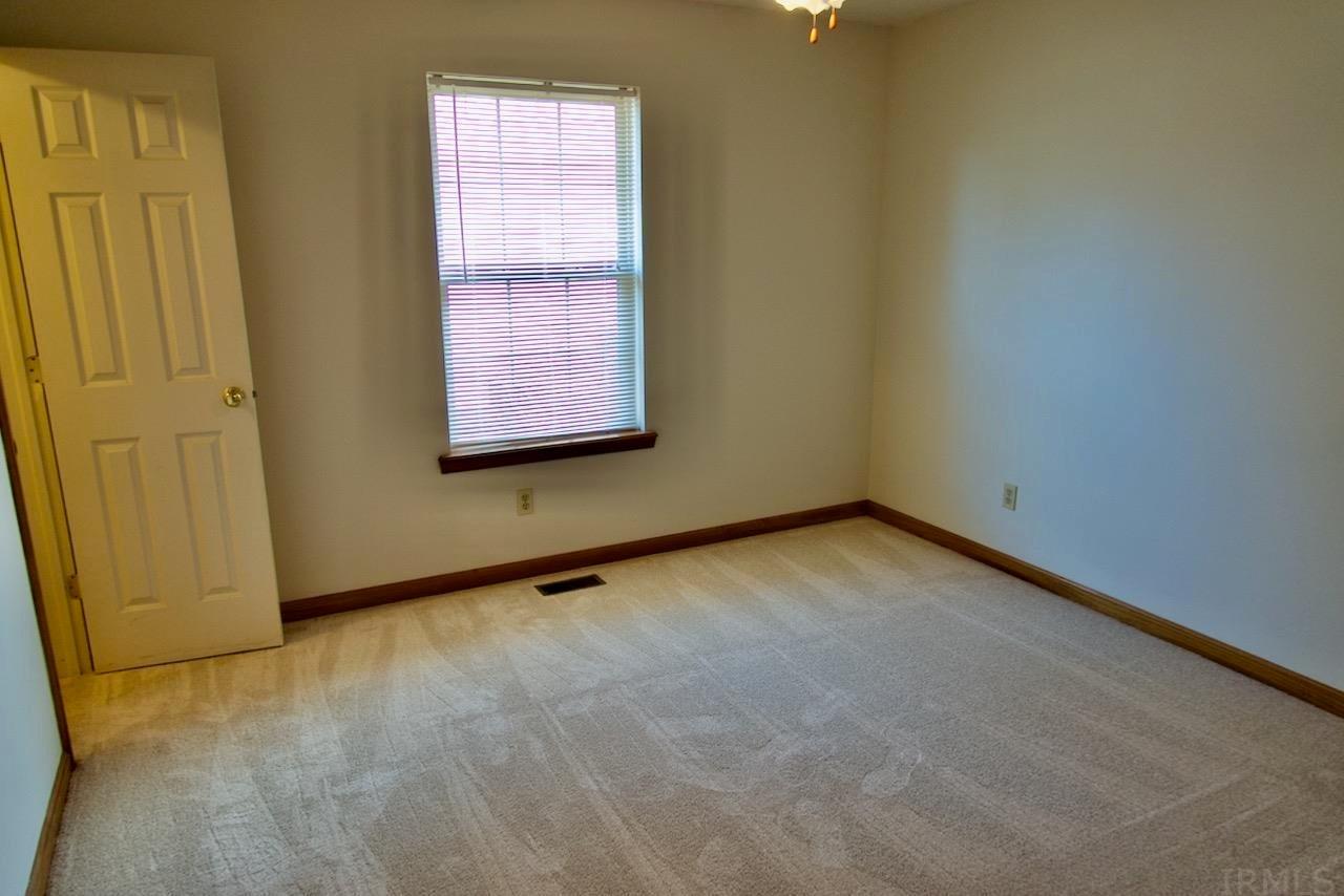 W Gilbert St, Muncie, IN 47304