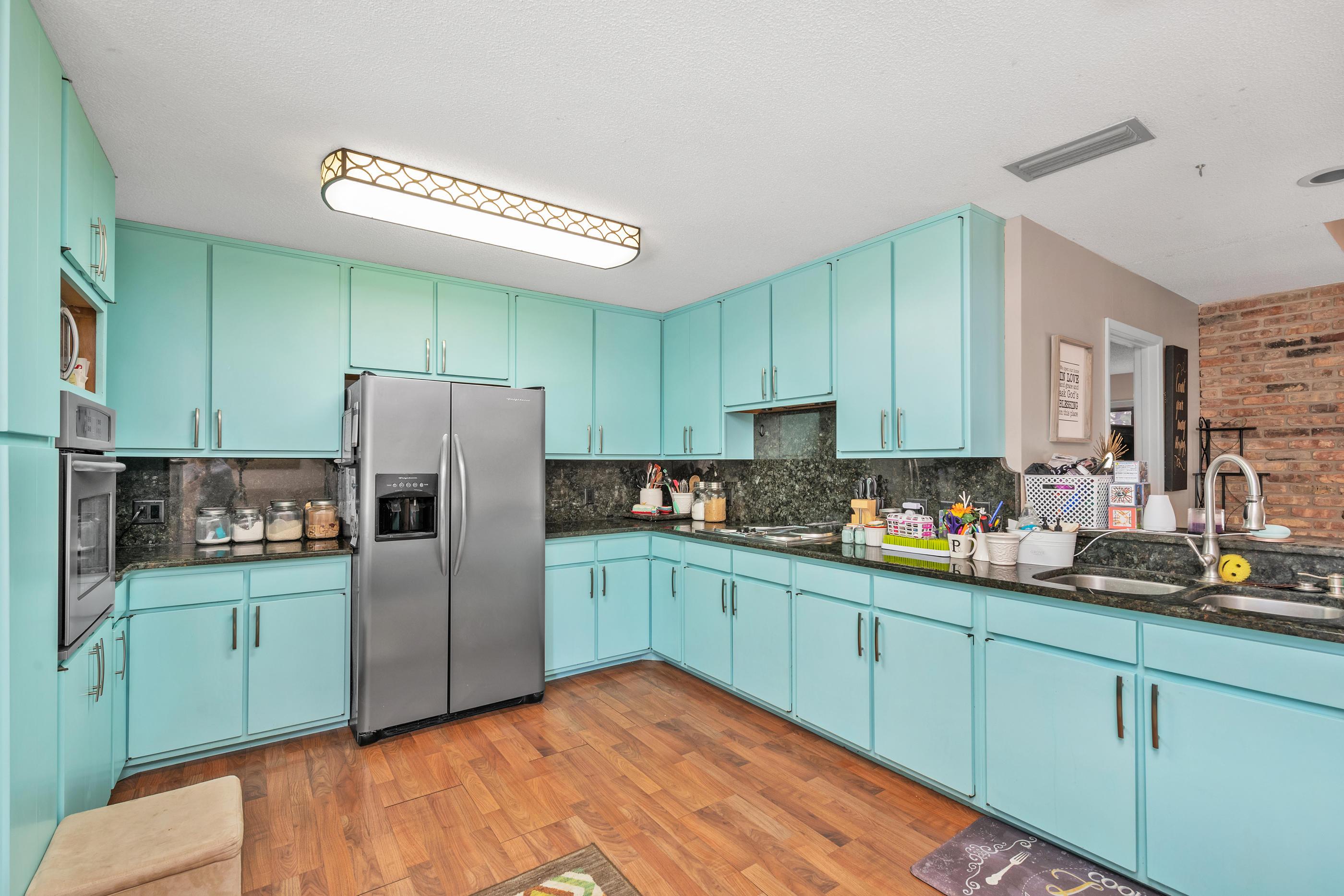 Country Club Rd, Shalimar, FL 32579