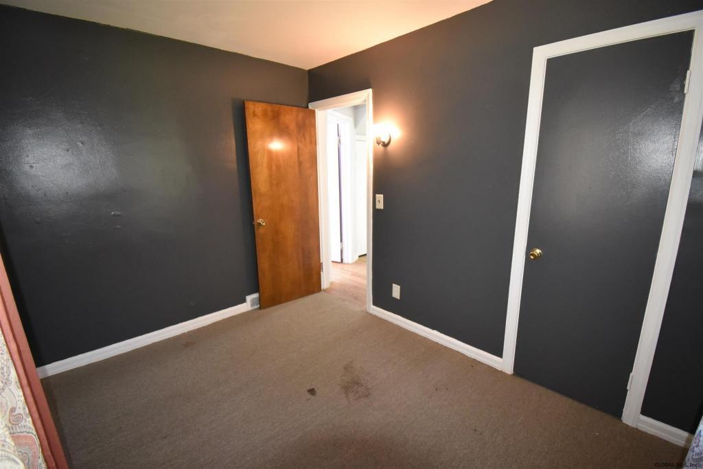 Macarthur Dr, Schenectady, NY 12302