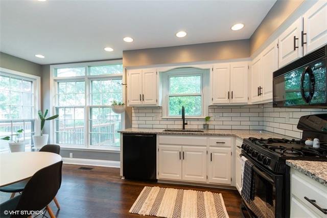 W 158th St, Overland Park, KS 66223