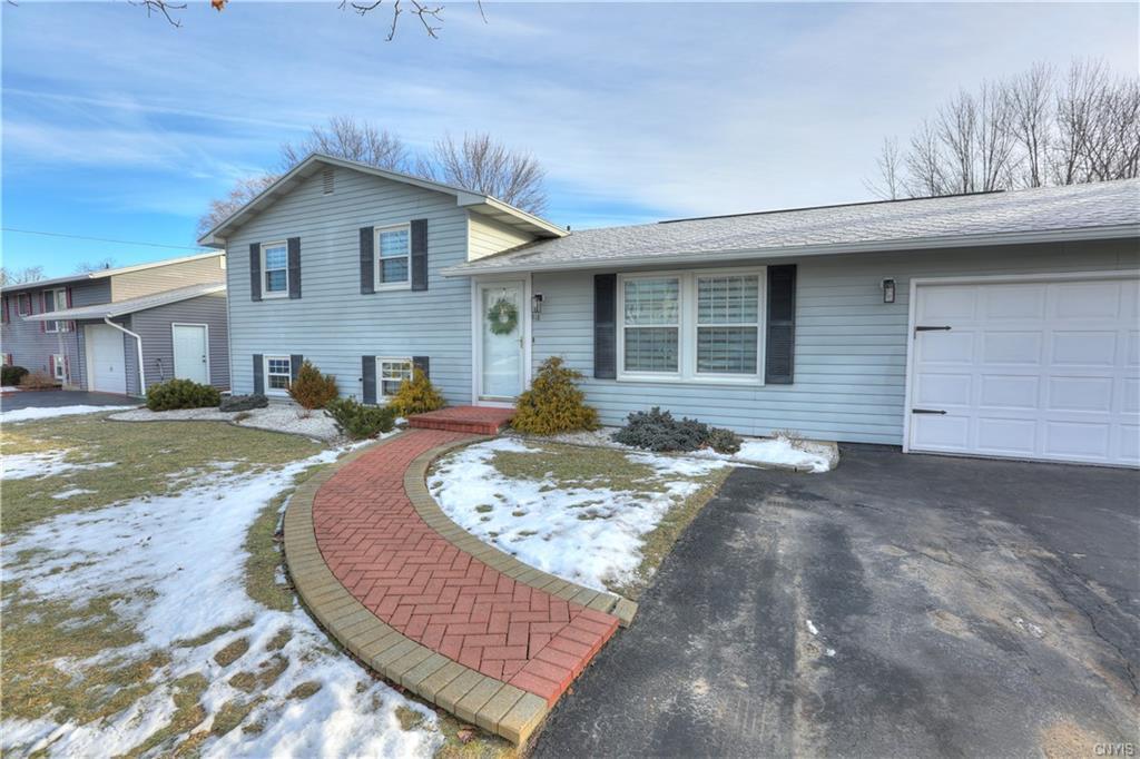 Ontario Ave, Syracuse, NY 13209