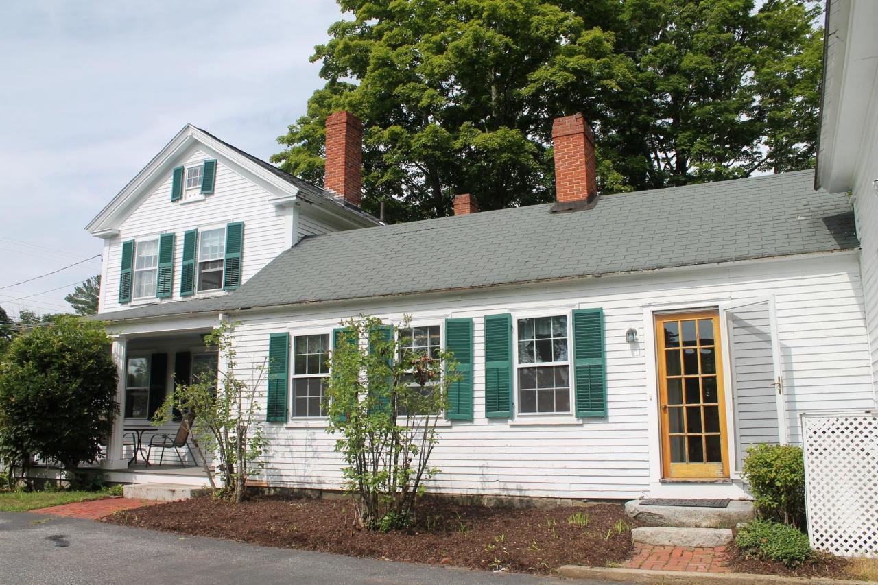 Main St, Raymond, NH 03077