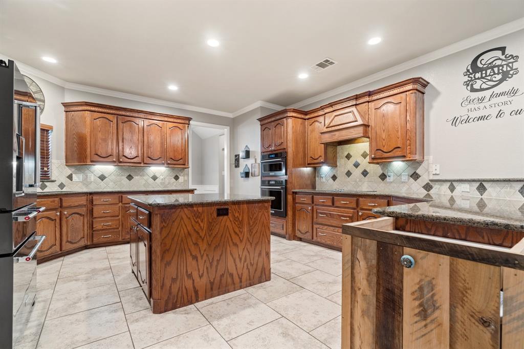 W Alamosa Dr, Terrell, TX 75160