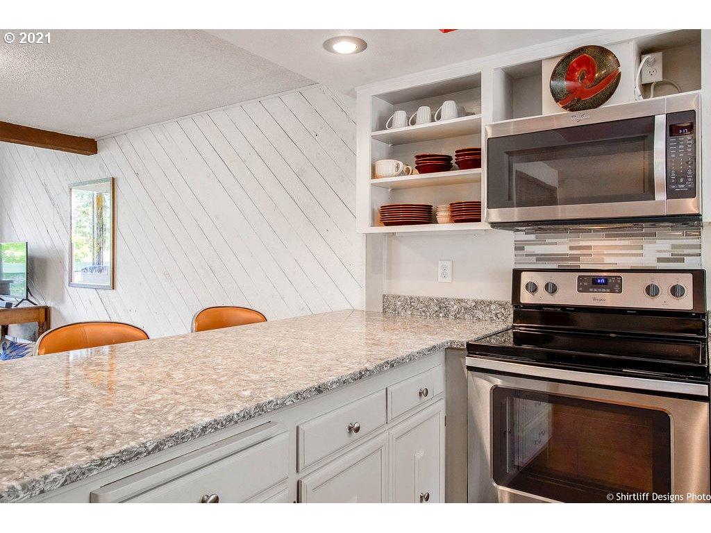 Foxtail Dr, Eugene, OR 97405