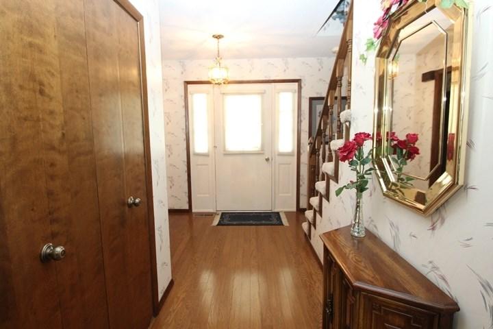 W Coventry Dr, Muncie, IN 47304