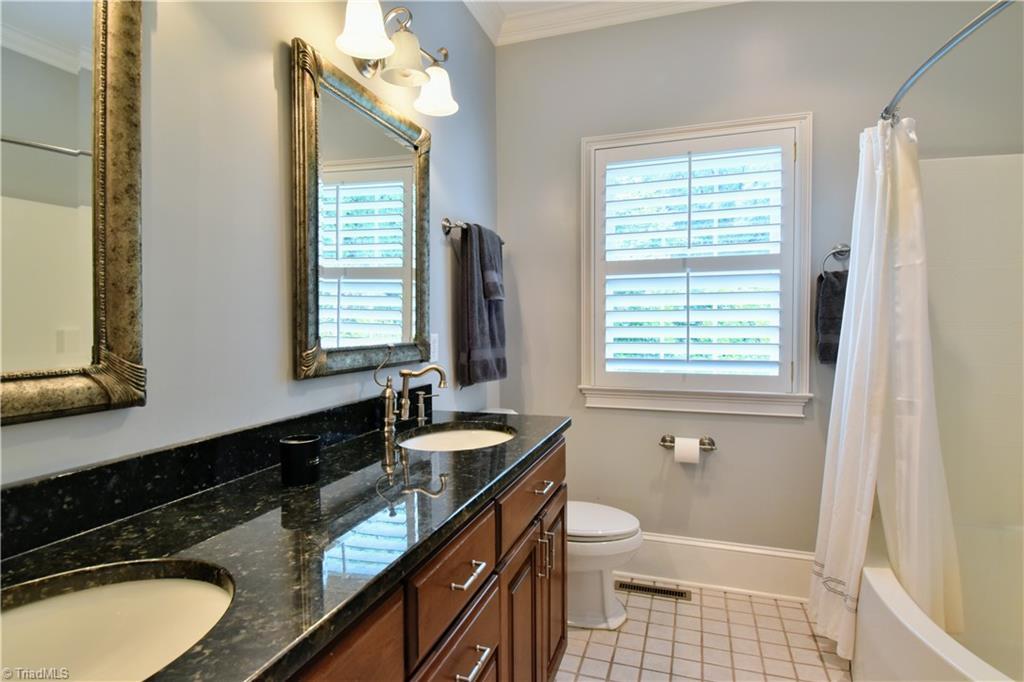 Robinhood Rd, Winston Salem, NC 27106