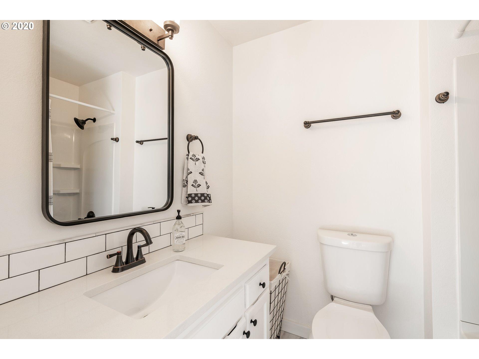 Titan Ter, West Linn, OR 97068