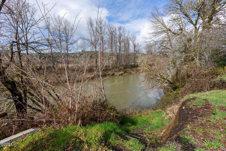 Nw C St, Siletz, OR 97380