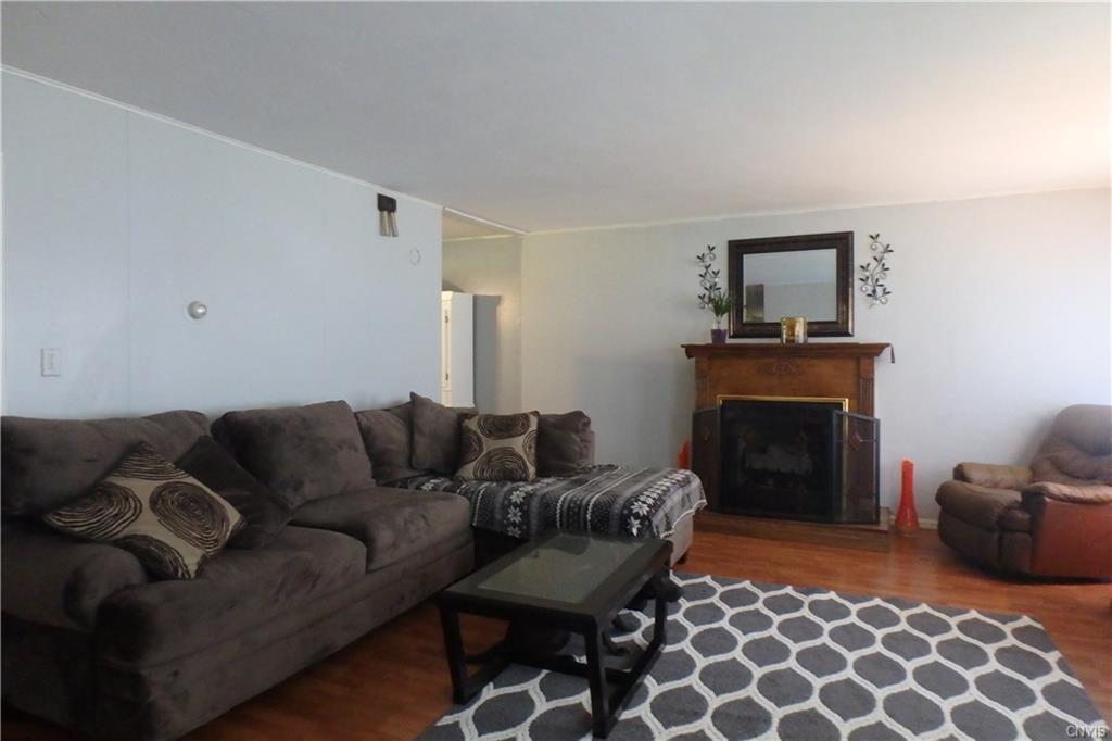 Idlewood Blvd, Baldwinsville, NY 13027