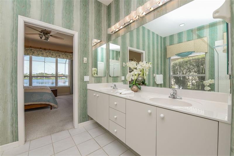 Waters Edge Way, Lakewood Ranch, FL 34202
