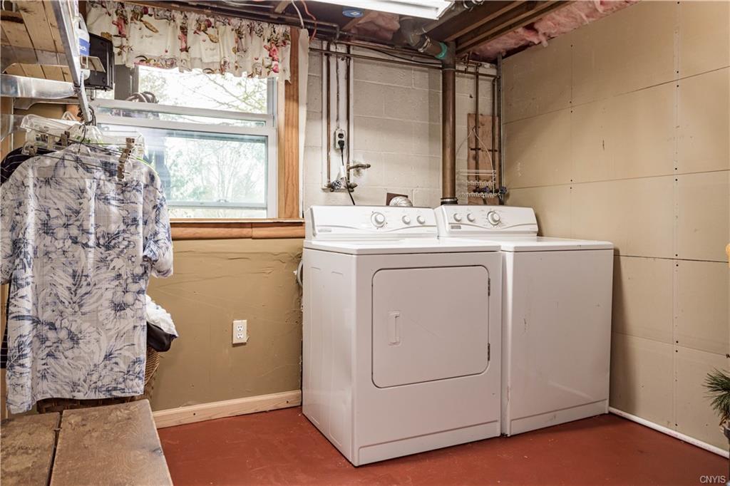 E 8th St, Oneida, NY 13421
