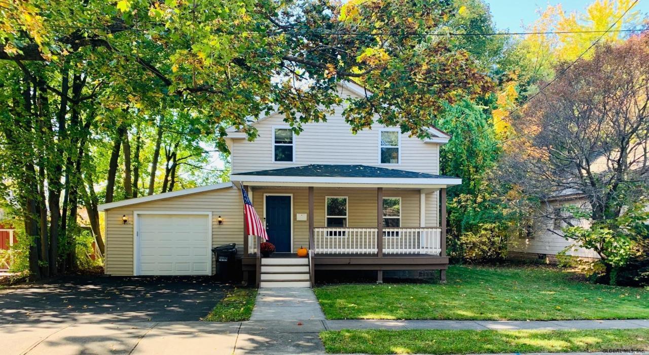 Fielding St, Glens Falls, NY 12801